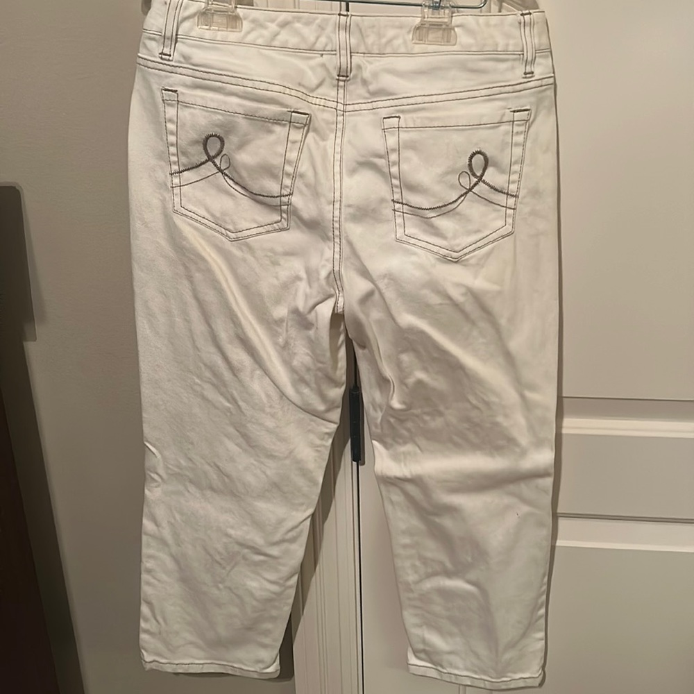 White slim crop jeans
